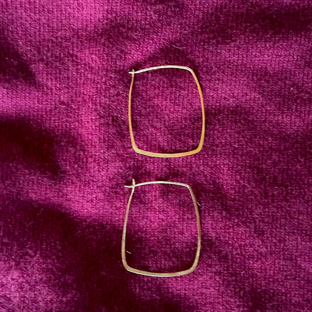 Mallory Marks Gold Rectangular Hoop Earrings - image 1